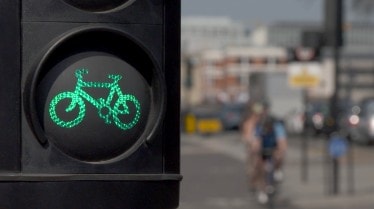 Now That’s a Bright Idea! Cycling Jacket Prompts Riders t...